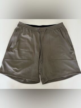 Lululemon Relaxed-Fit Training
Short 8"